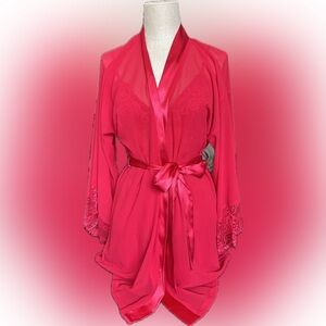 In Bloom Luxurious Scarlet Lace Robe